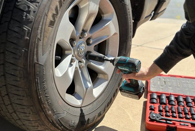 The Bob Vila Team Tests Socket Sets The Bob Vila Team Tests Makita Socket Sets on Cars